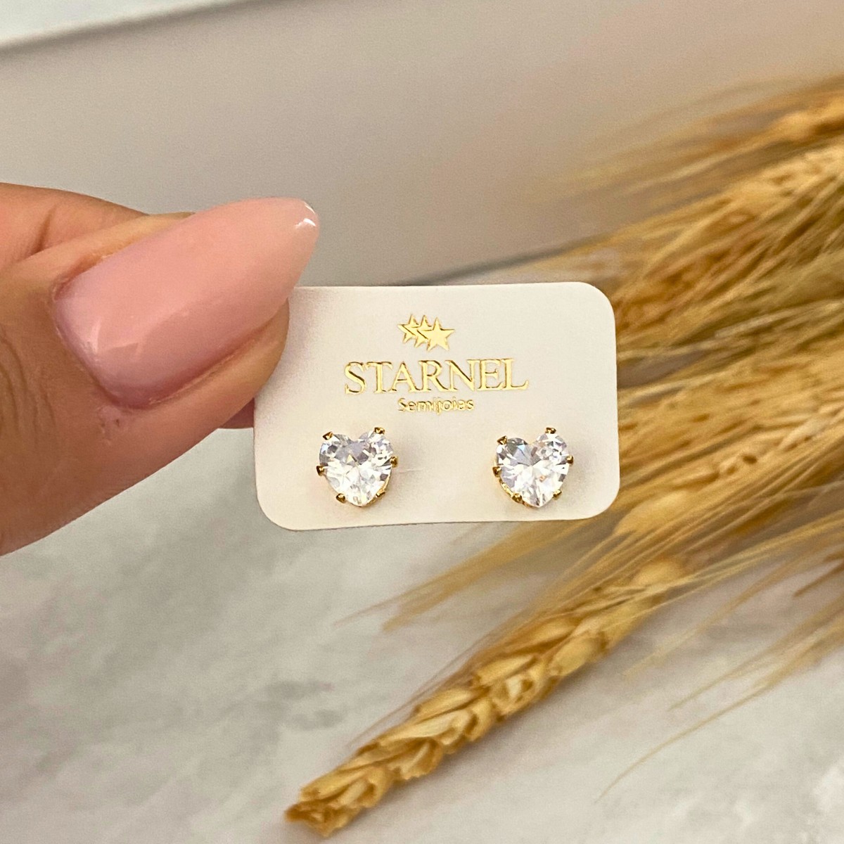 BRINCO PEQUENO ZIRCONIA CORAÇAO CAIXA ALTA 6MM
