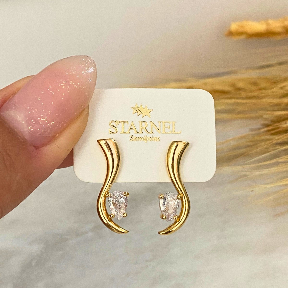 BRINCO ESTILO SAPATINHO COM 1 GOTA DE ZIRCONIA