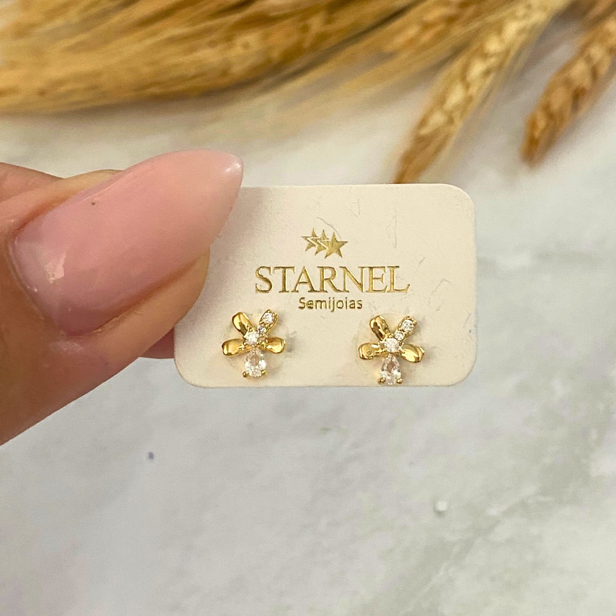 BRINCO PEQUENO FLOR 5 PETALAS 2 CRAVEJADA E 3 LISA 6MM