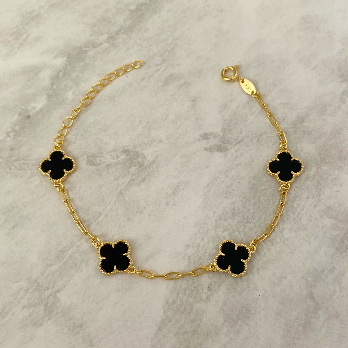 PULSEIRA 4 TREVOS PRETO ONIX RESINA