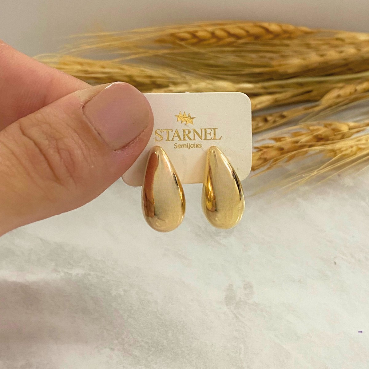 BRINCO MEDIO GOTA VIRGULA 20MM