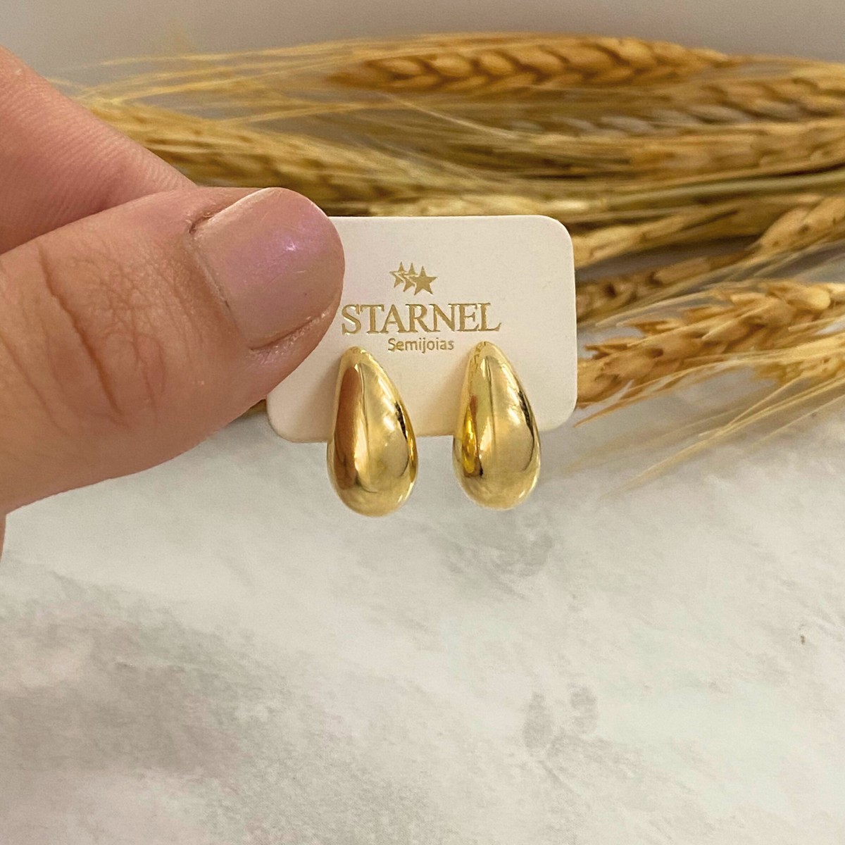 BRINCO PEQUENO GOTA VIRGULA 15MM