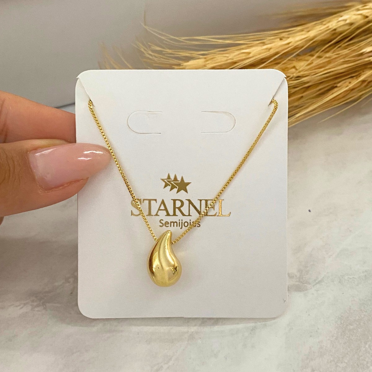GARGANTILHA VENEZIANA COM PINGENTE DE GOTA VIRGULA 16X8MM