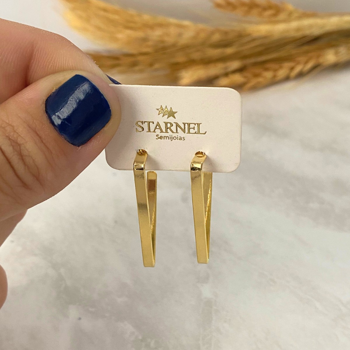 ARGOLA TARRACHA GRANDE ESTILO V FIO 2MM QUADRADO 31MM