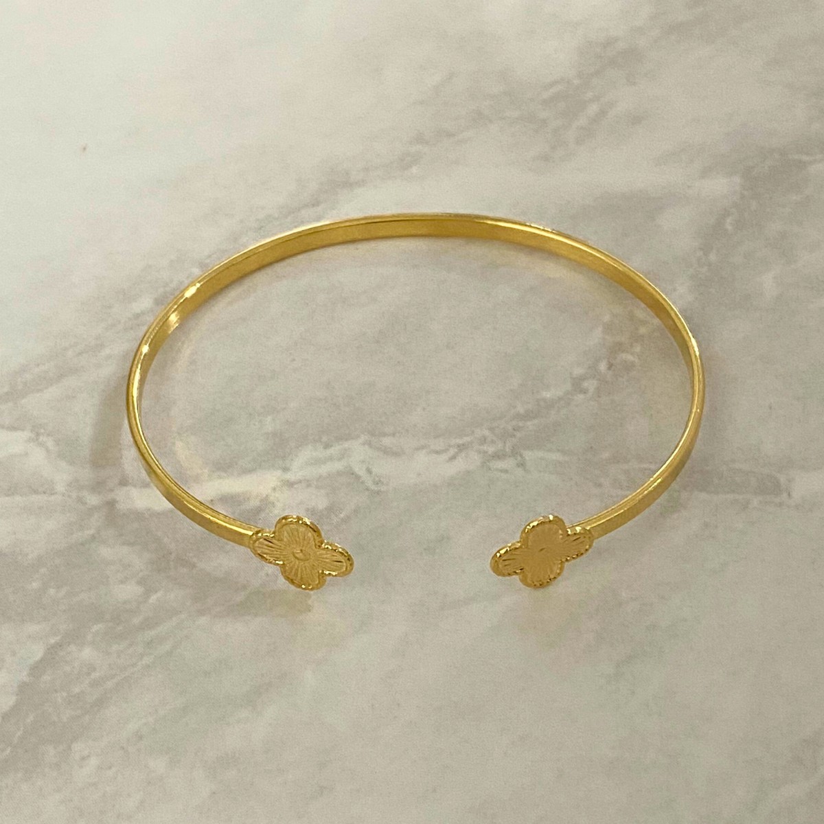 PULSEIRA BRACELETE COM 2 TREVOS LISO