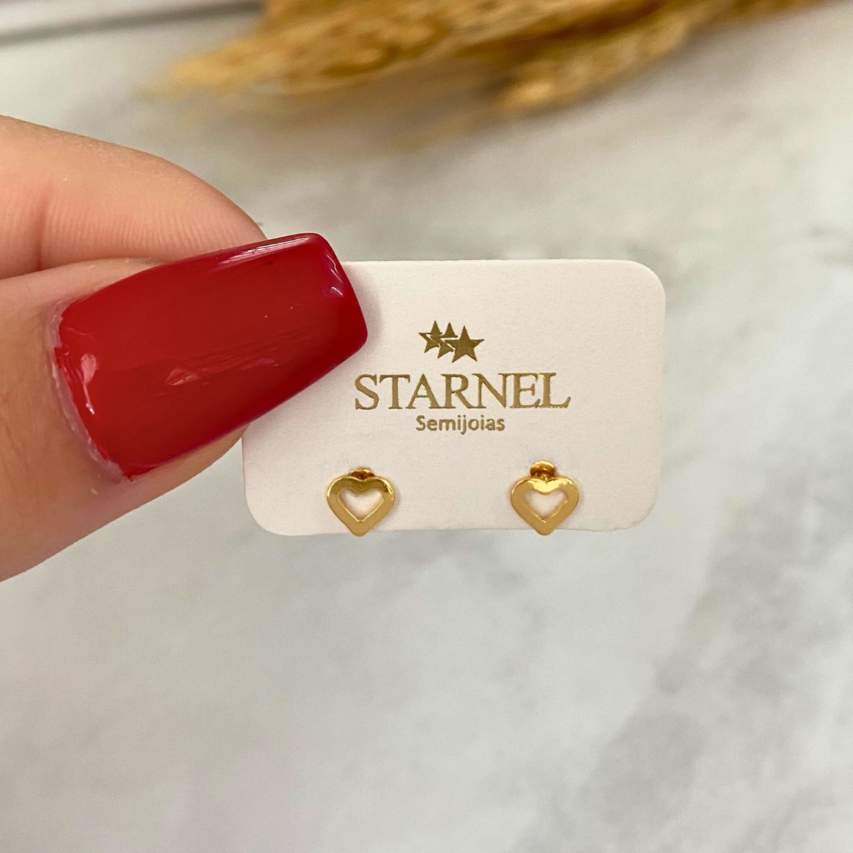 BRINCO PEQUENO CORAÇÃO CHAPA VAZADA LISA 4MM