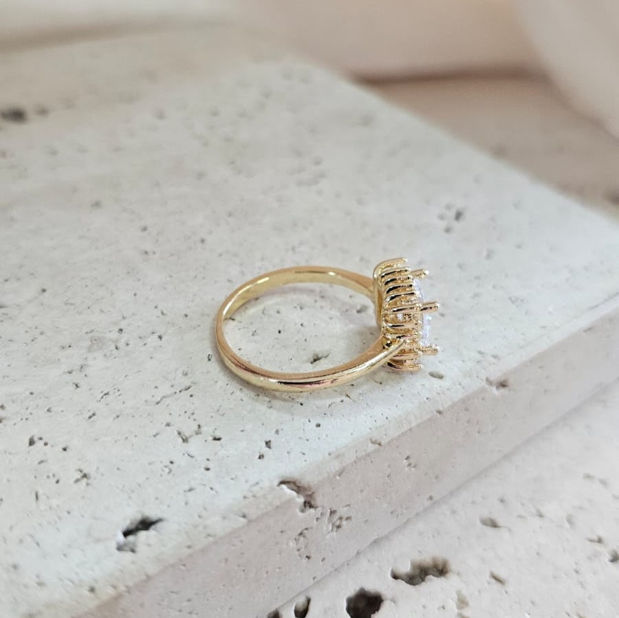 Anel Quadrado Grande com Zirconias em volta