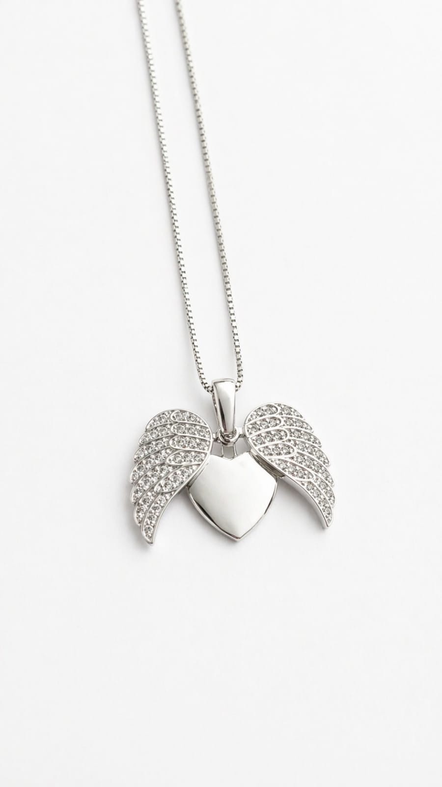 Gargantilha Coração com Asa Cravejada