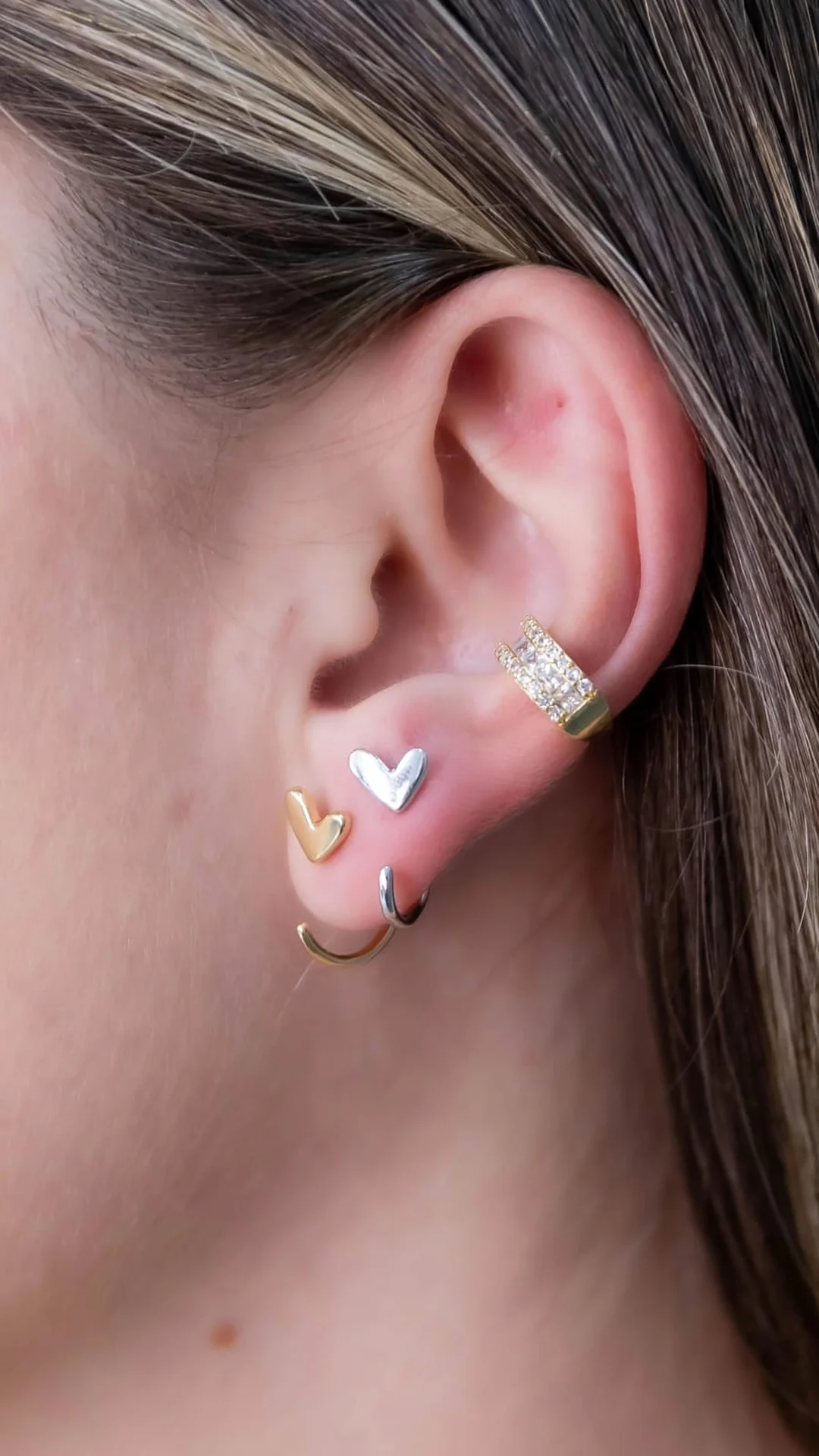 Brinco Dupla Coração Gancho Dupla com Banho Misto (Sem Tarraxa)