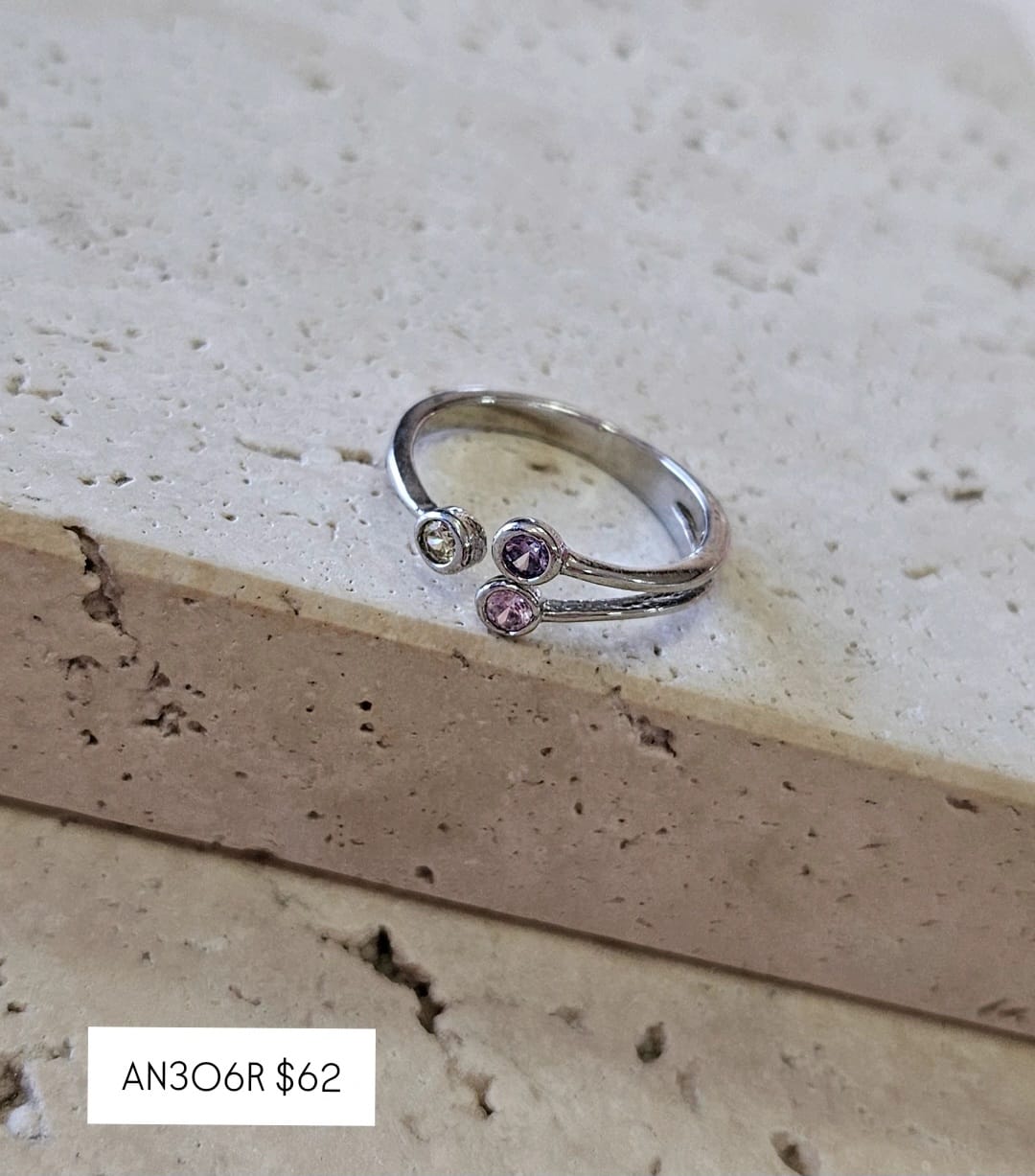 Anel Tres Zirconias R