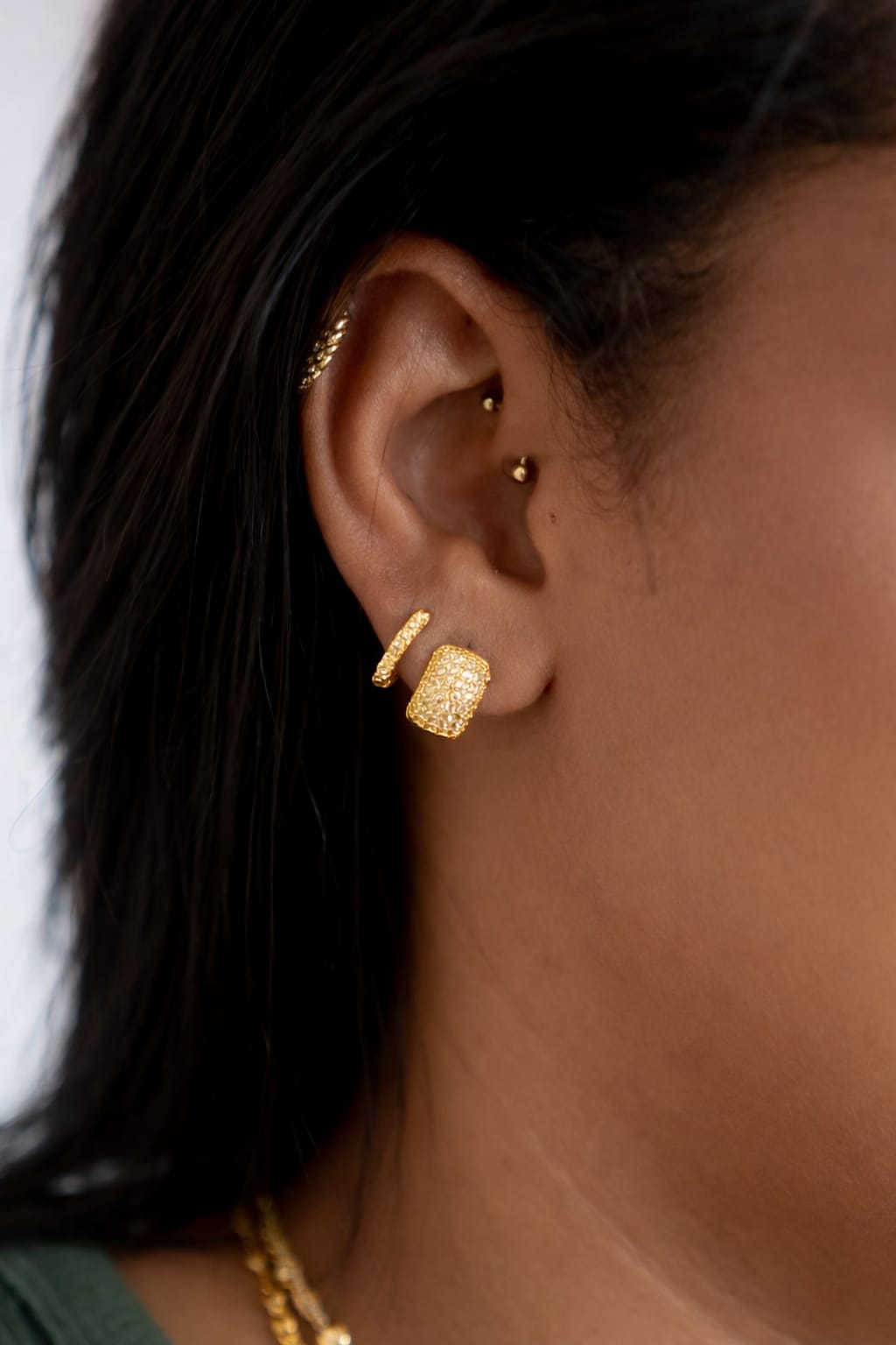 Brinco Argola Cravejada 6 Fileiras