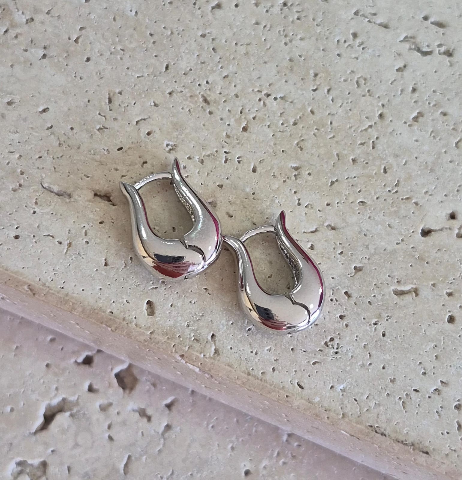 Brinco Argola Tulipa Lisa