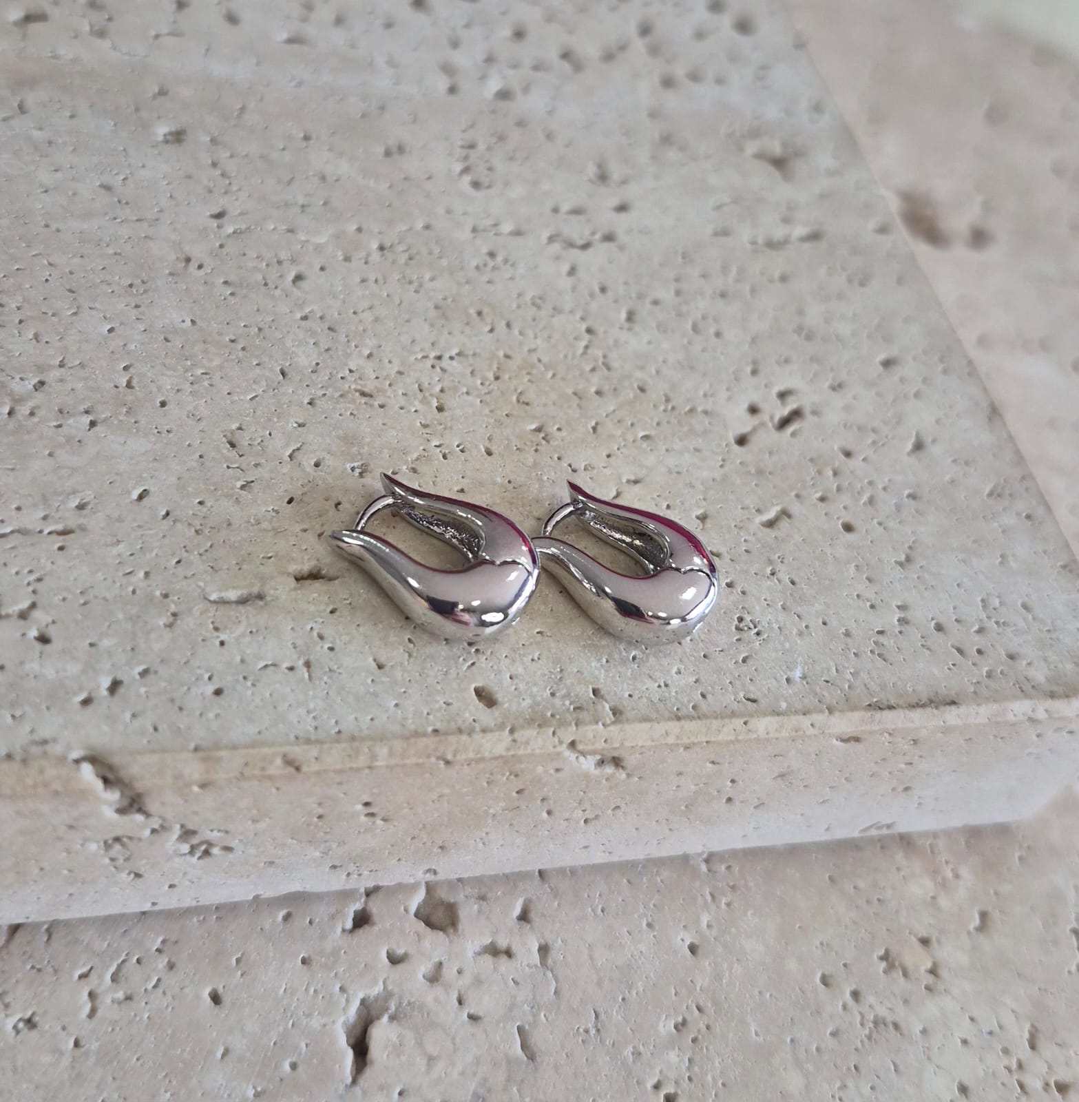 Brinco Argola Tulipa Lisa