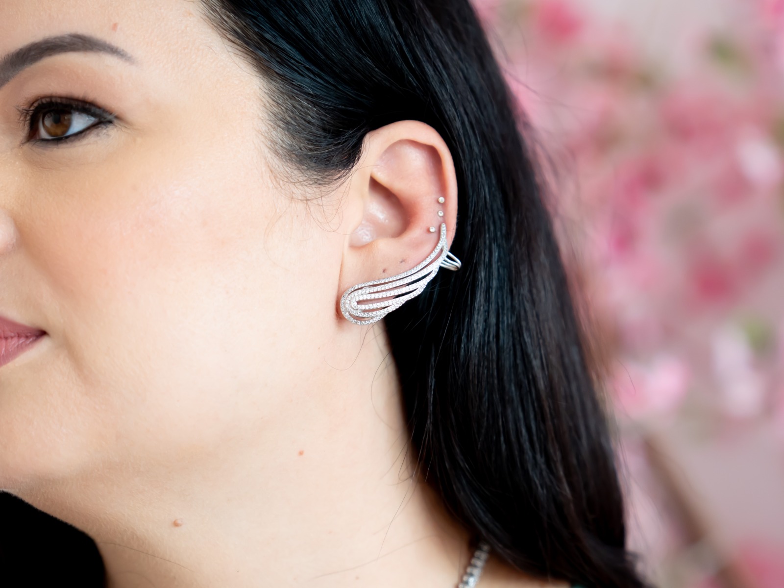 Brinco Asa Cravejada