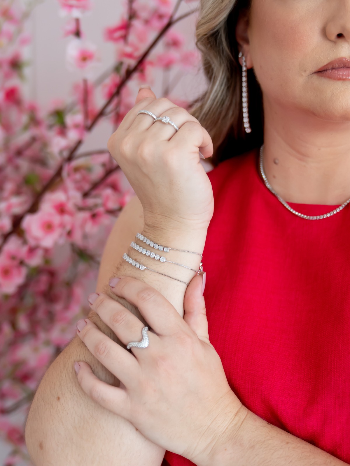 Anel V Arredondado Cravejado R