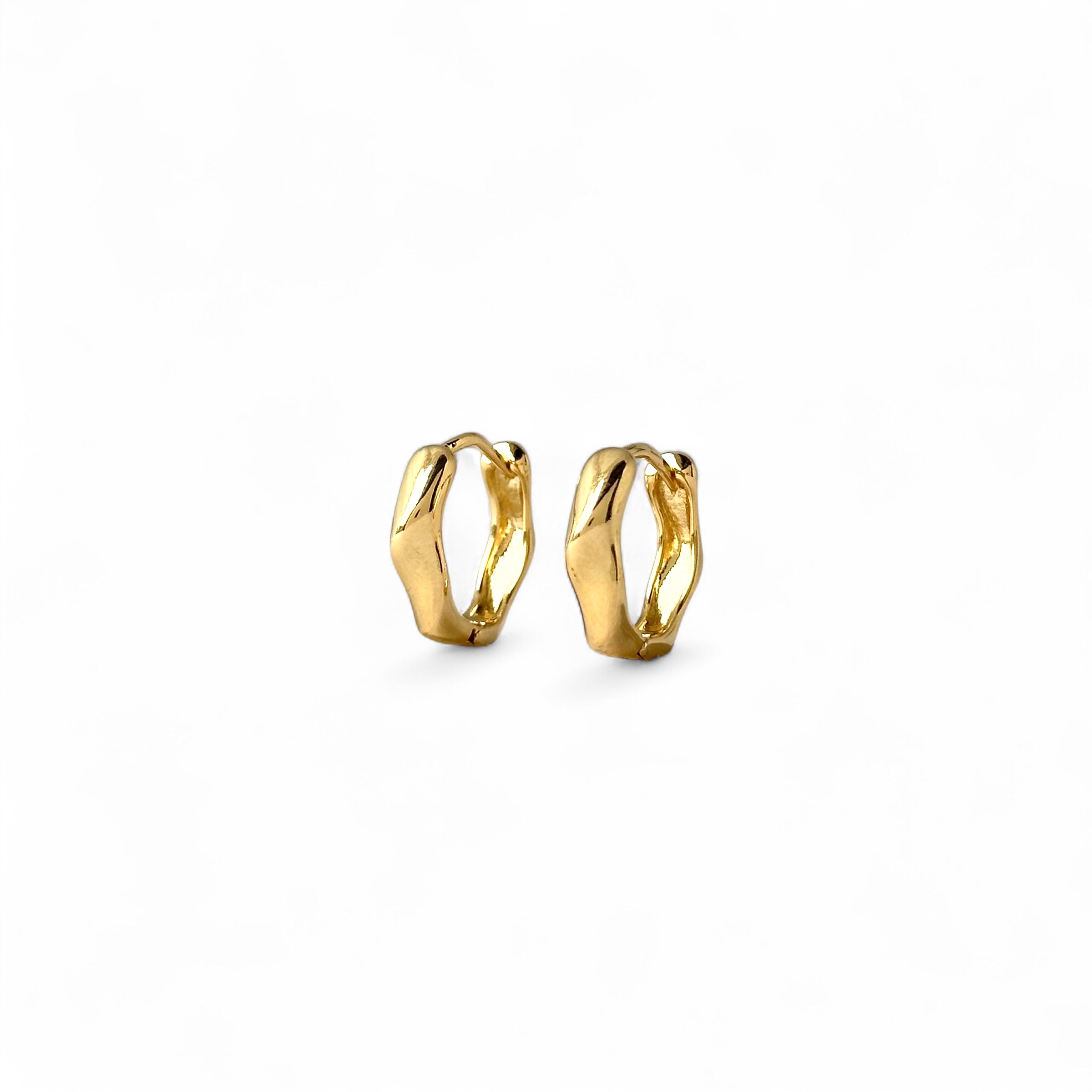 Brinco Argola Assimétrica Banhado a Ouro 18k - 1,3cm