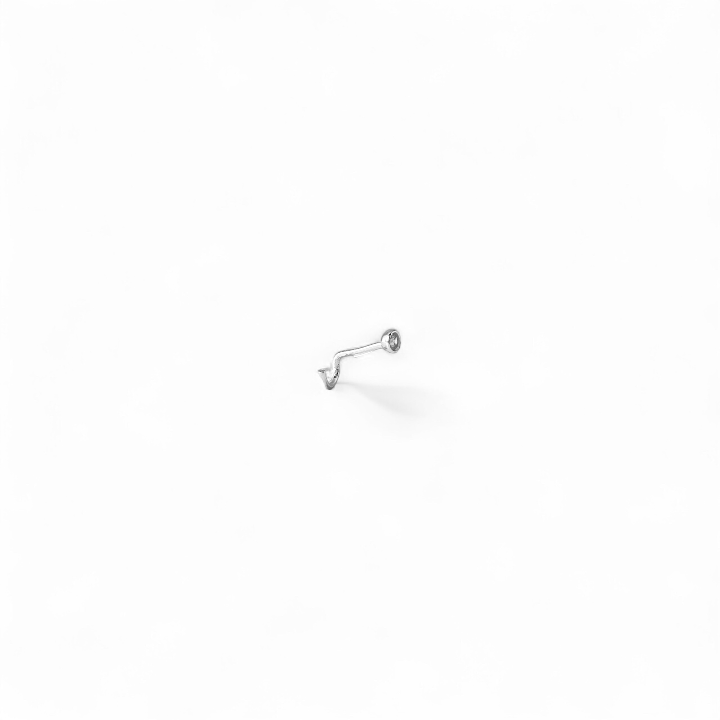 Piercing Nariz Prata 925 com Ponto Luz em Zircônia Piercing Nariz Prata 925 com Ponto Luz em Zircônia