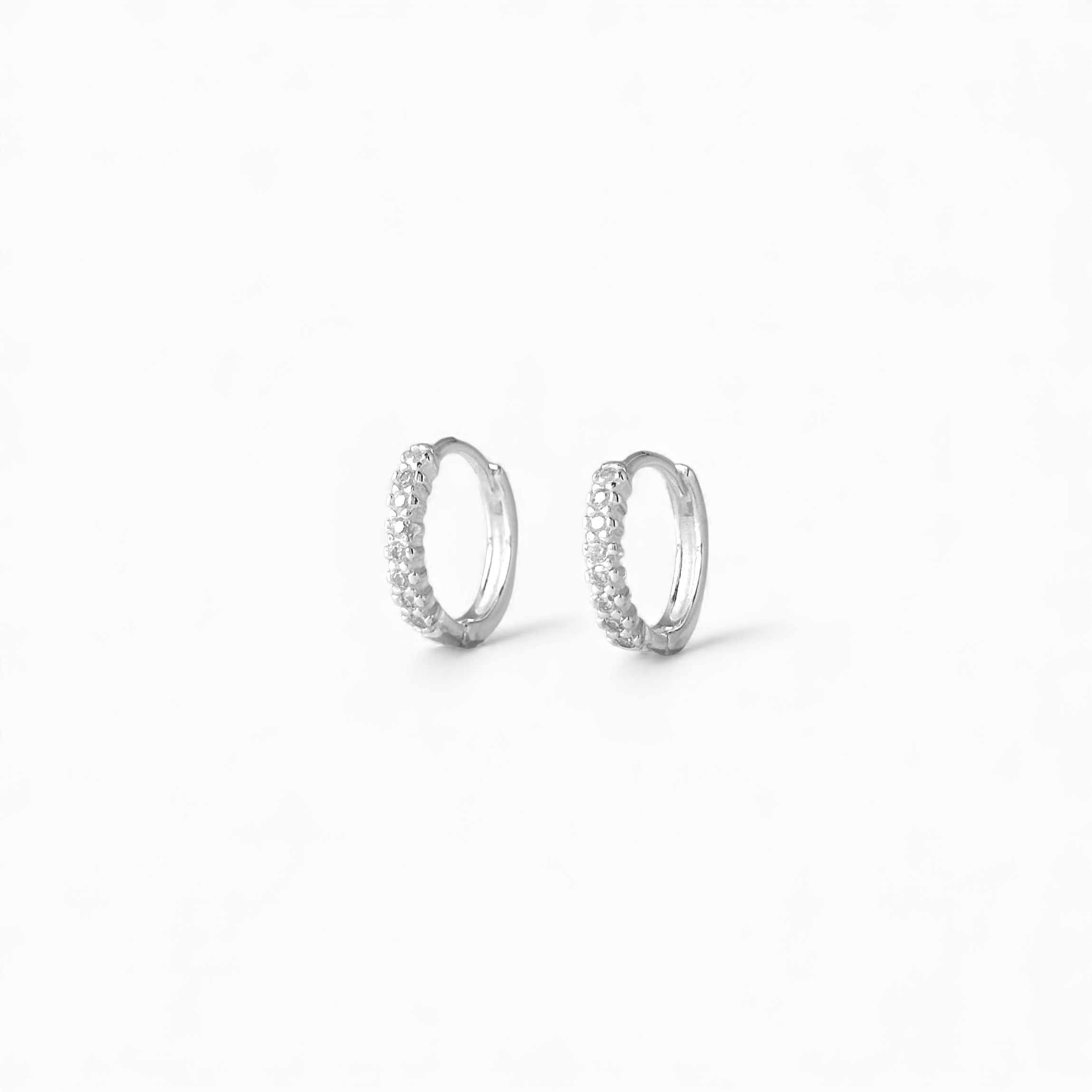 Brinco Argola Prata 925 com 1 Linha de Zircônias - 1,3cm