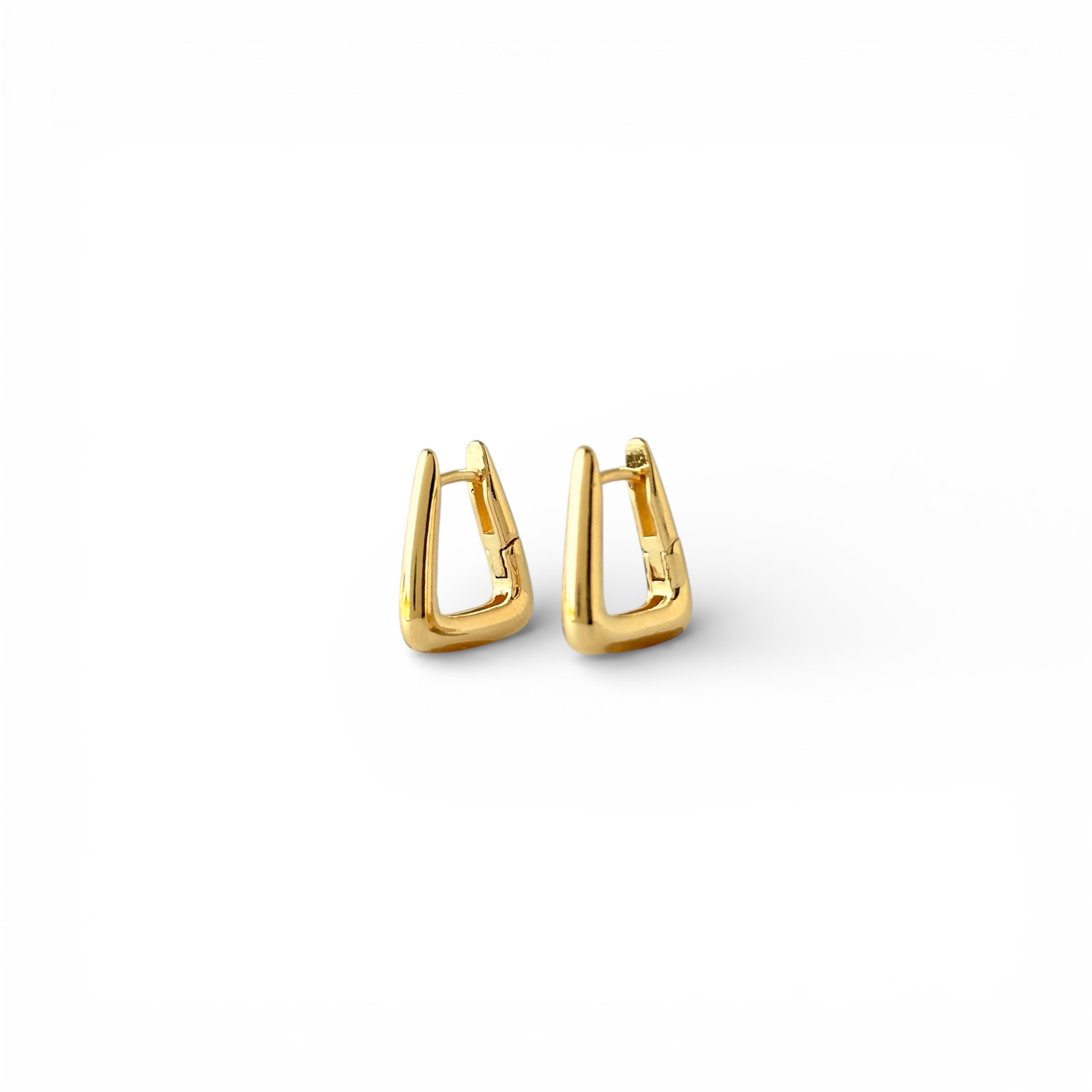 Brinco Argola Triangular Banhado a Ouro 18k - 1,2cm