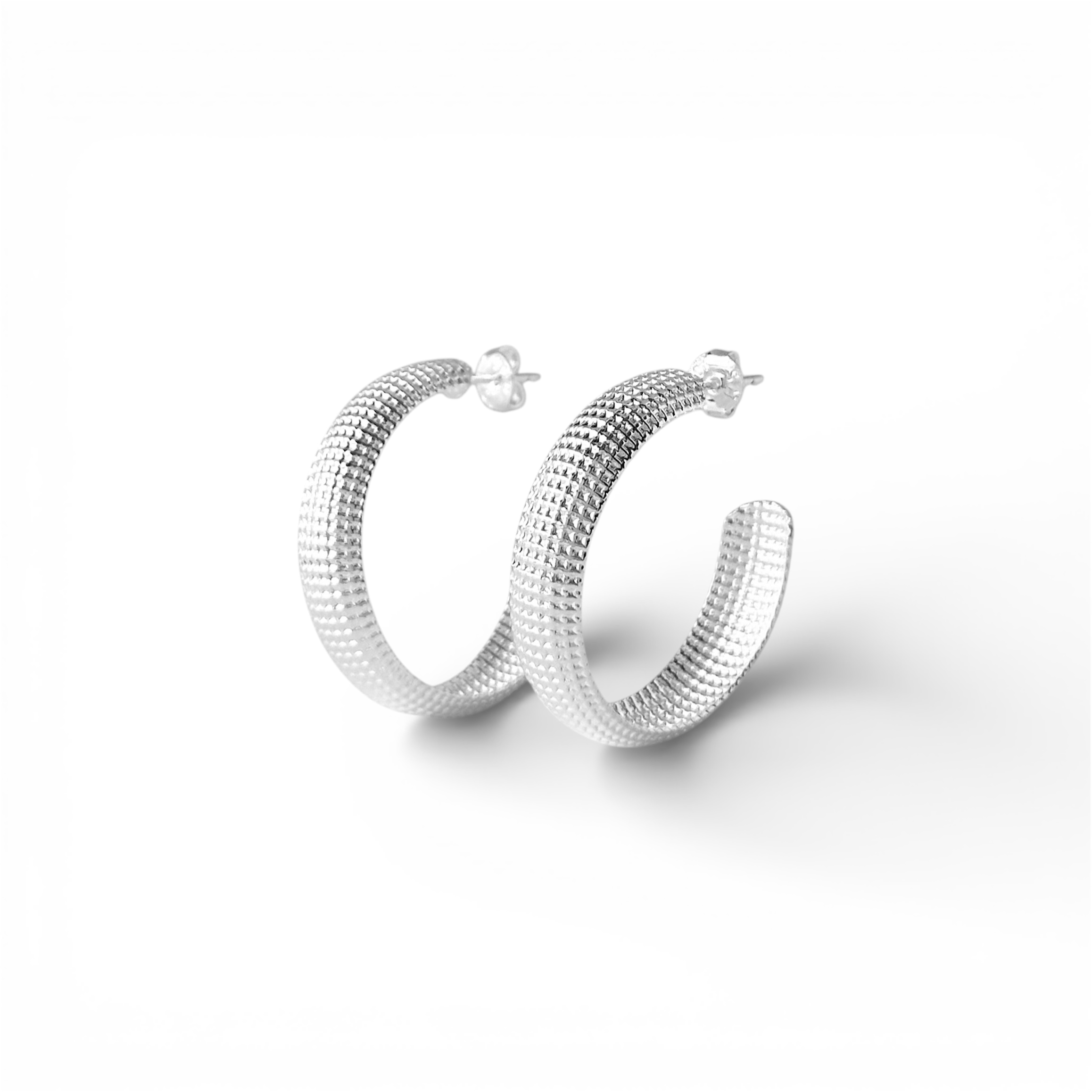 Brinco Maximalista Argola Aberta Pontilhada Folheada a Prata - 3,0cm