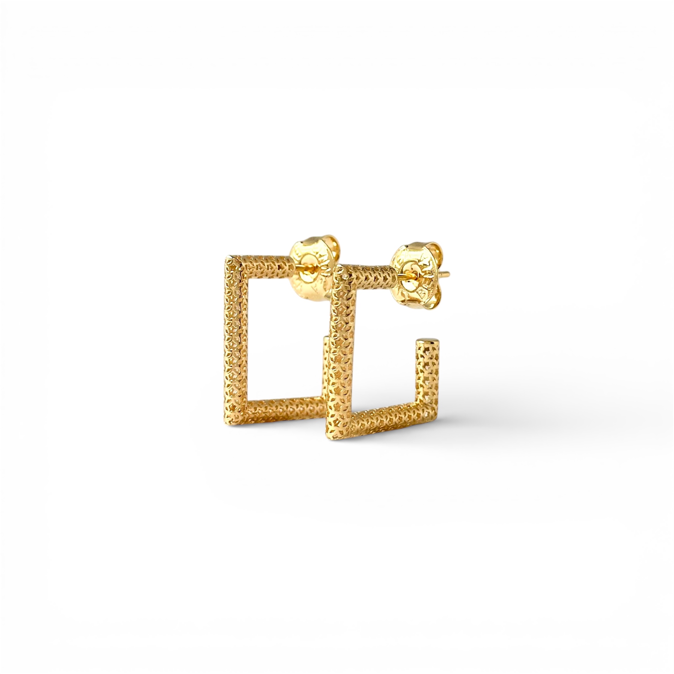 Brinco Argola Quadrada Banhado a Ouro 18k Trabalhada