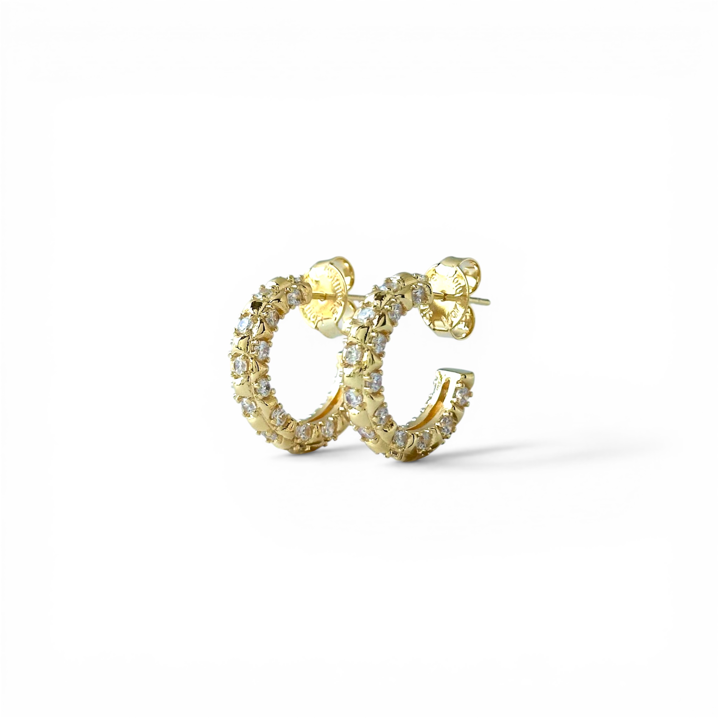 Brinco Argola Aberta Banhado a Ouro 18k com Zircônias