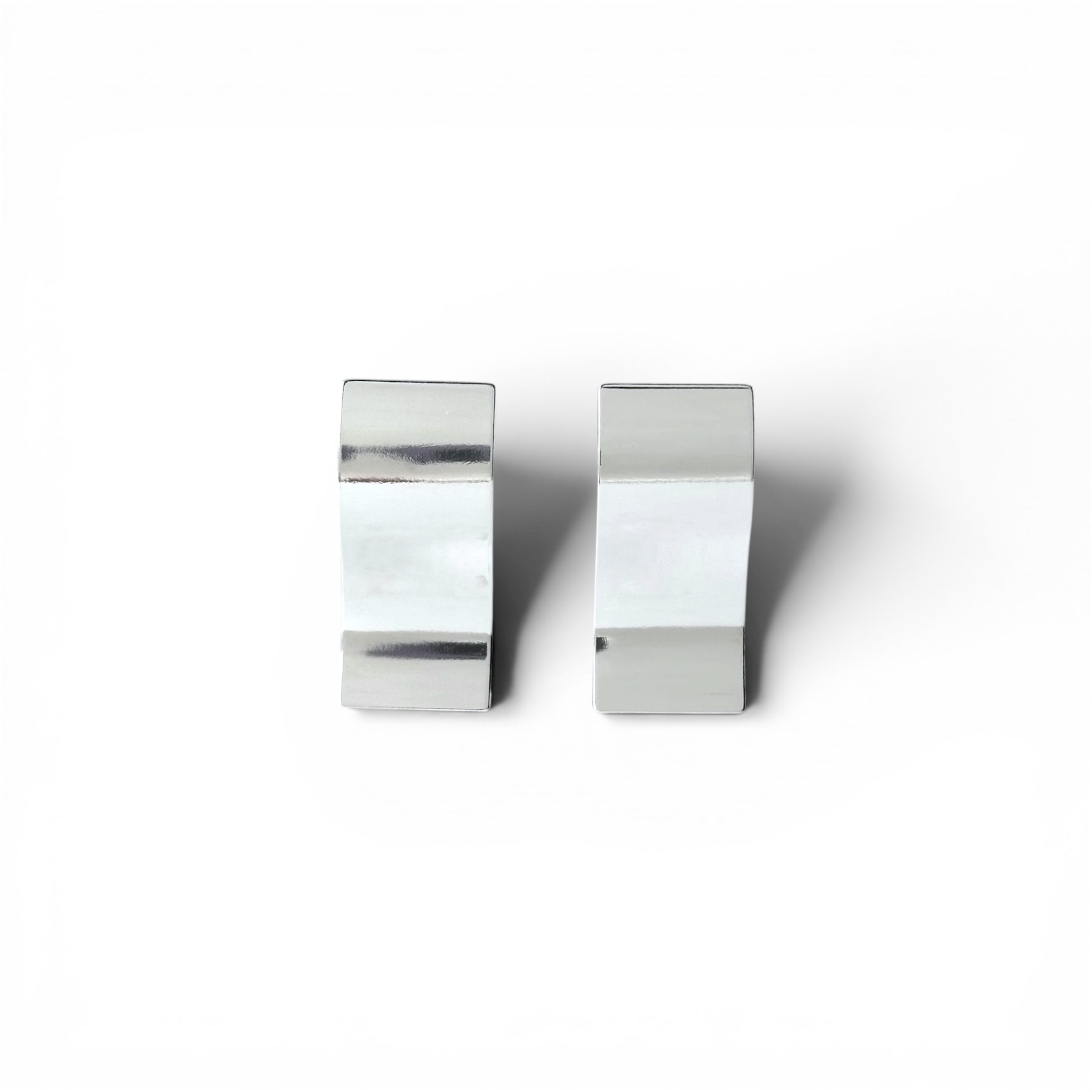 Brinco Orgânico Ondulado Folheado a Prata Chapa Retangular