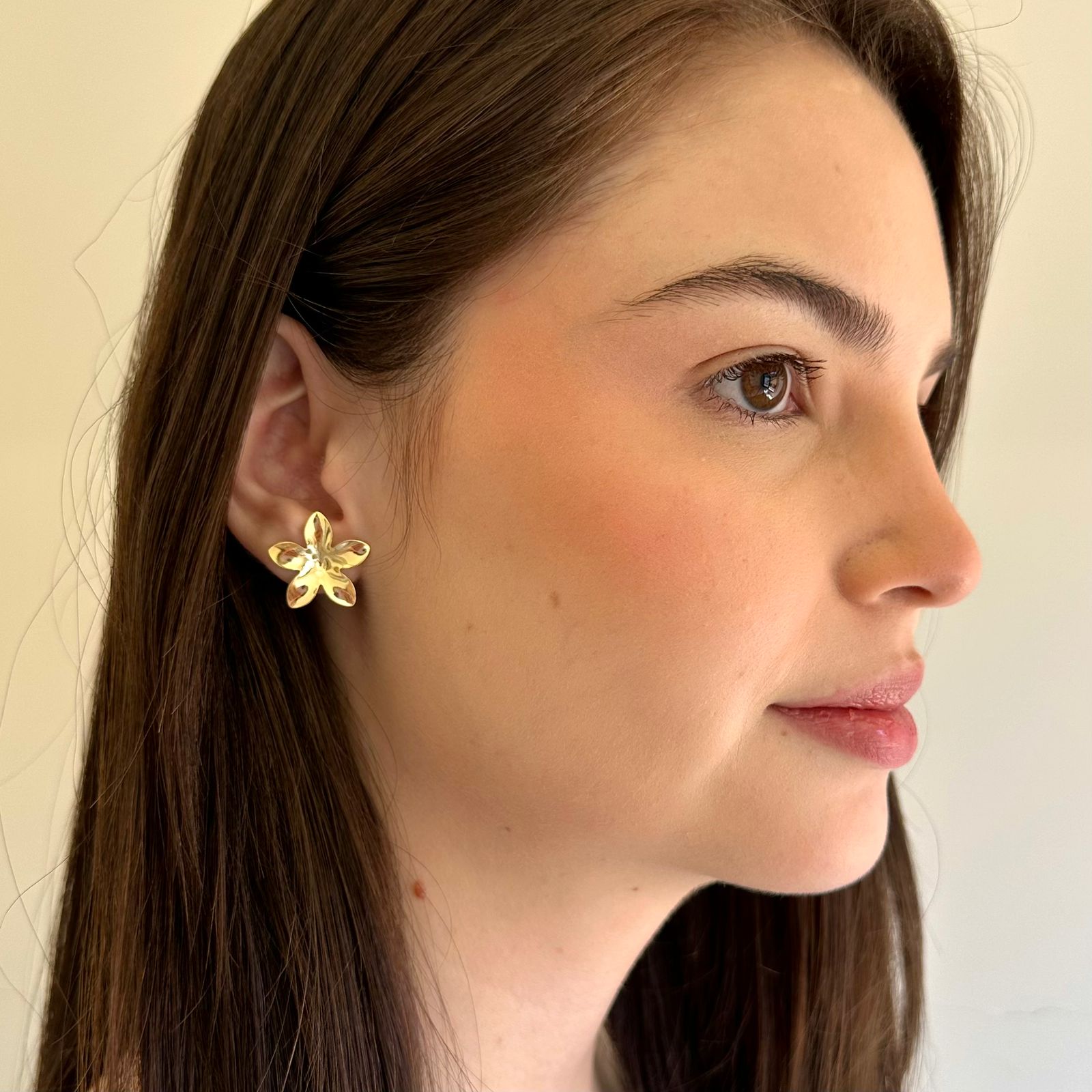 Brinco Orgânico Flor Banhado a Ouro 18k