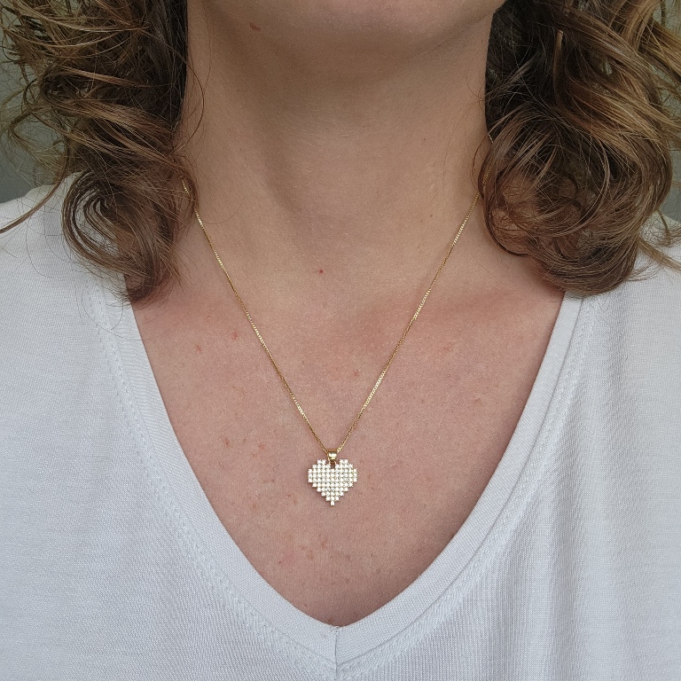 COLAR OURO CORAÇÃO PIXEL Z