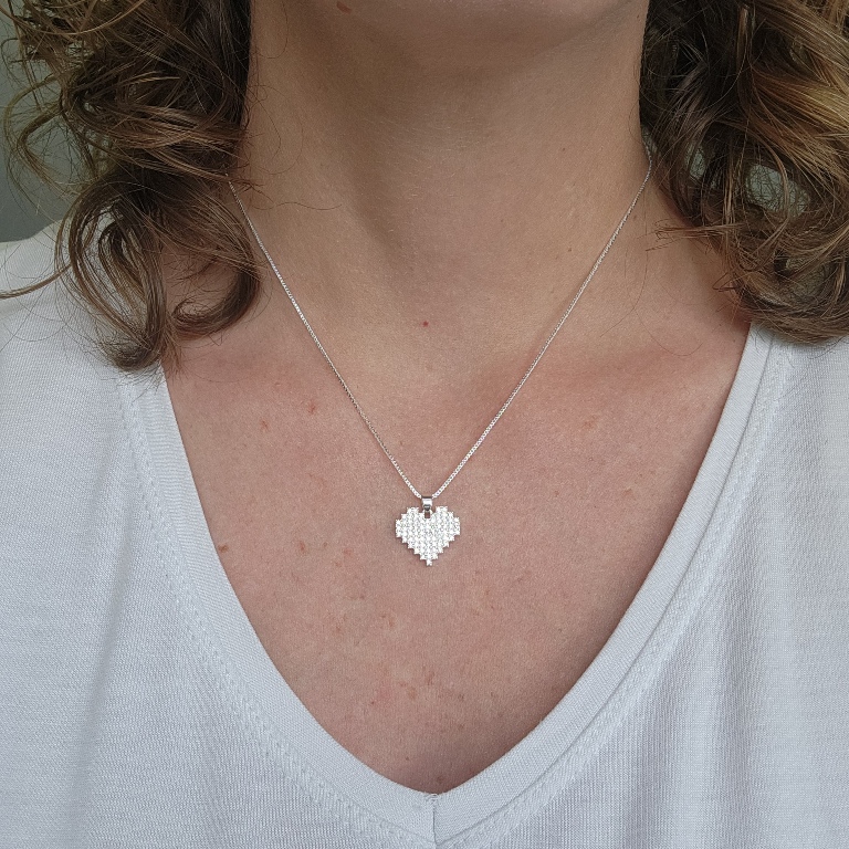 COLAR PRATA CORAÇÃO PIXEL Z