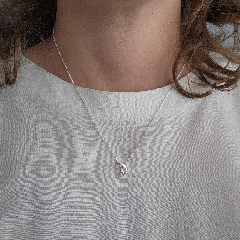 COLAR PRATA LUA PONTO LUZ