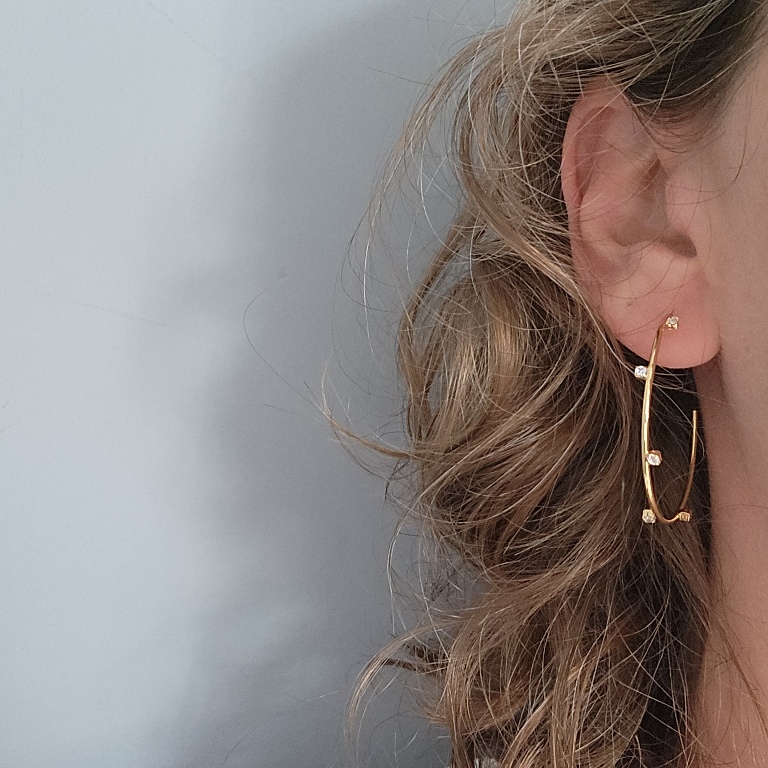 BRINCO OURO ARGOLA ZIRC