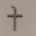 PINGENTE AÇO CRUZ ESCAMA 34MM