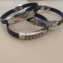 PULSEIRA  BORRACHA  DESENHADA METAL