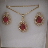 CONJ FO GOTA ZIRC OVAL VERMELHO 13MM CORR VENZ 50CM
