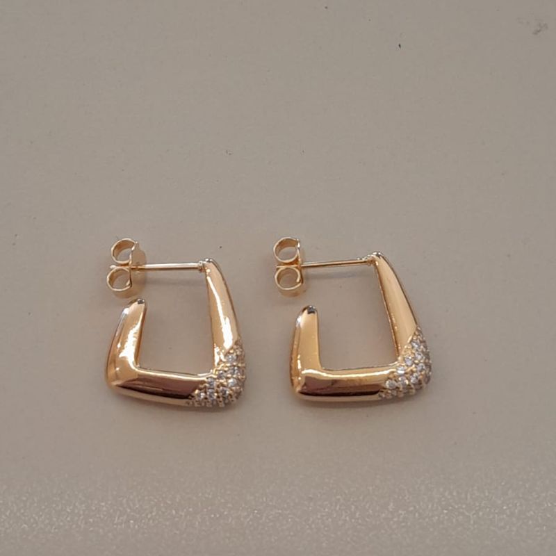 ARGOLA GEOMETRICA LISA PONTA CRAVEJ 18MM