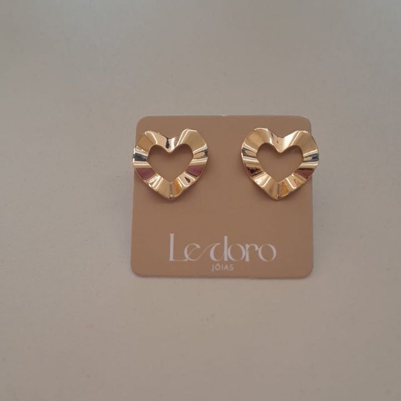 BRINCO FO CORAÇÃO MARTELADO LISO 13MM