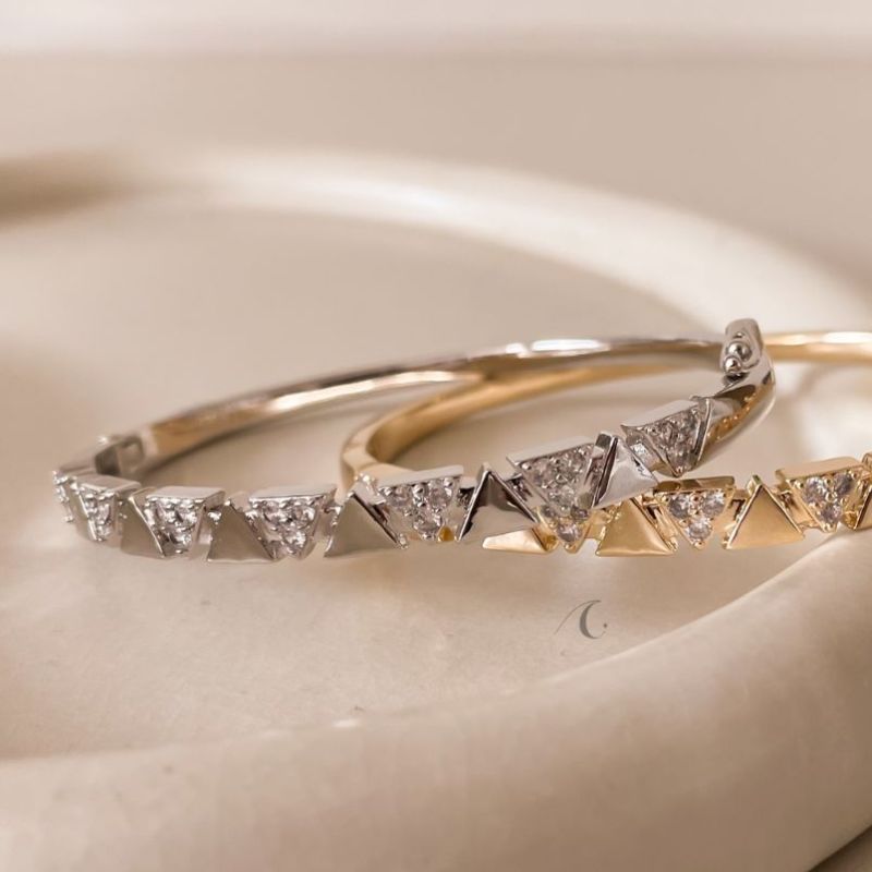 BRACELETE RB TRIANGULO LISO CRAVEJ