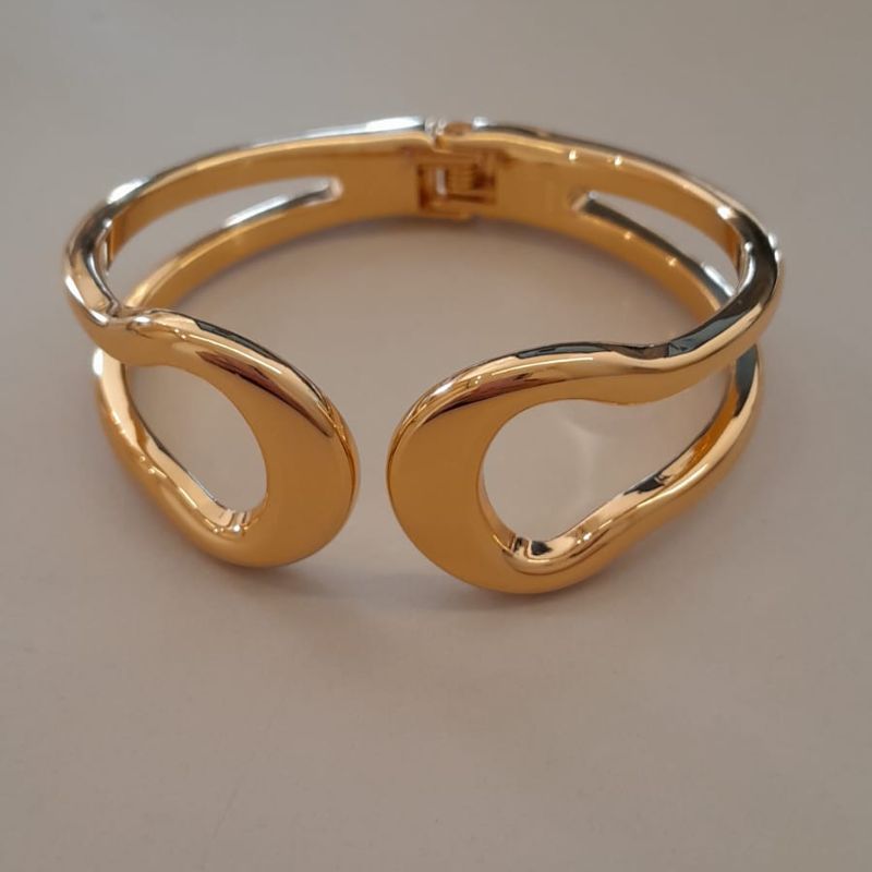 BRACELETE LISO ABERTURA FRONTAL
