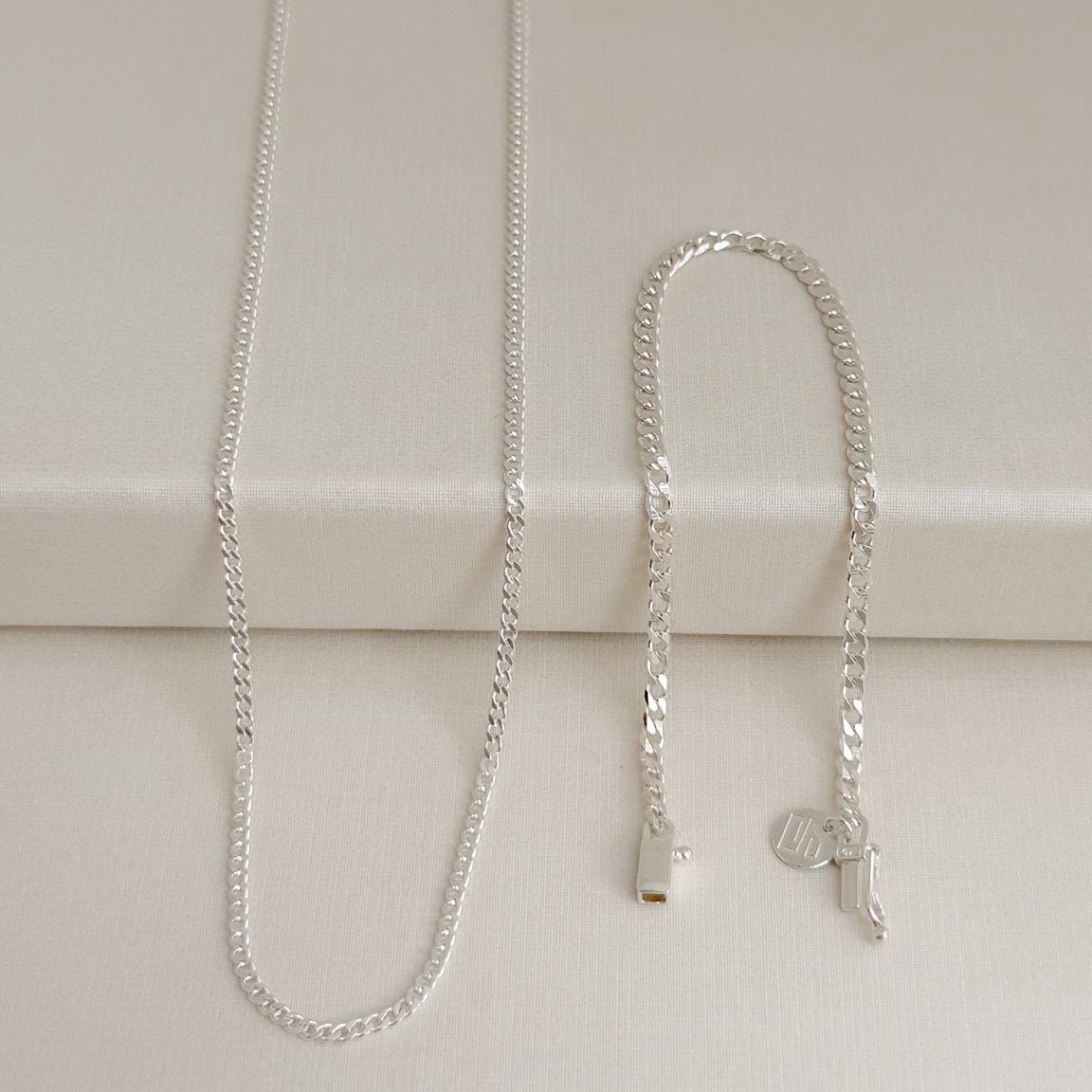 12.1765.0.S - Pulseira de elos grumet pequenos lisos com fecho caixa