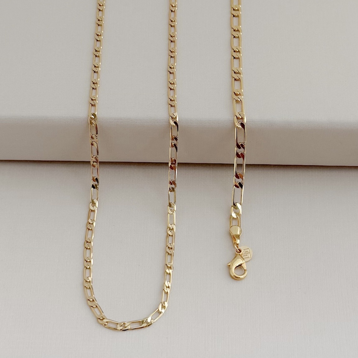 12.1920.0.O - Pulseira elos figaro um/um polidos em 0,4cm