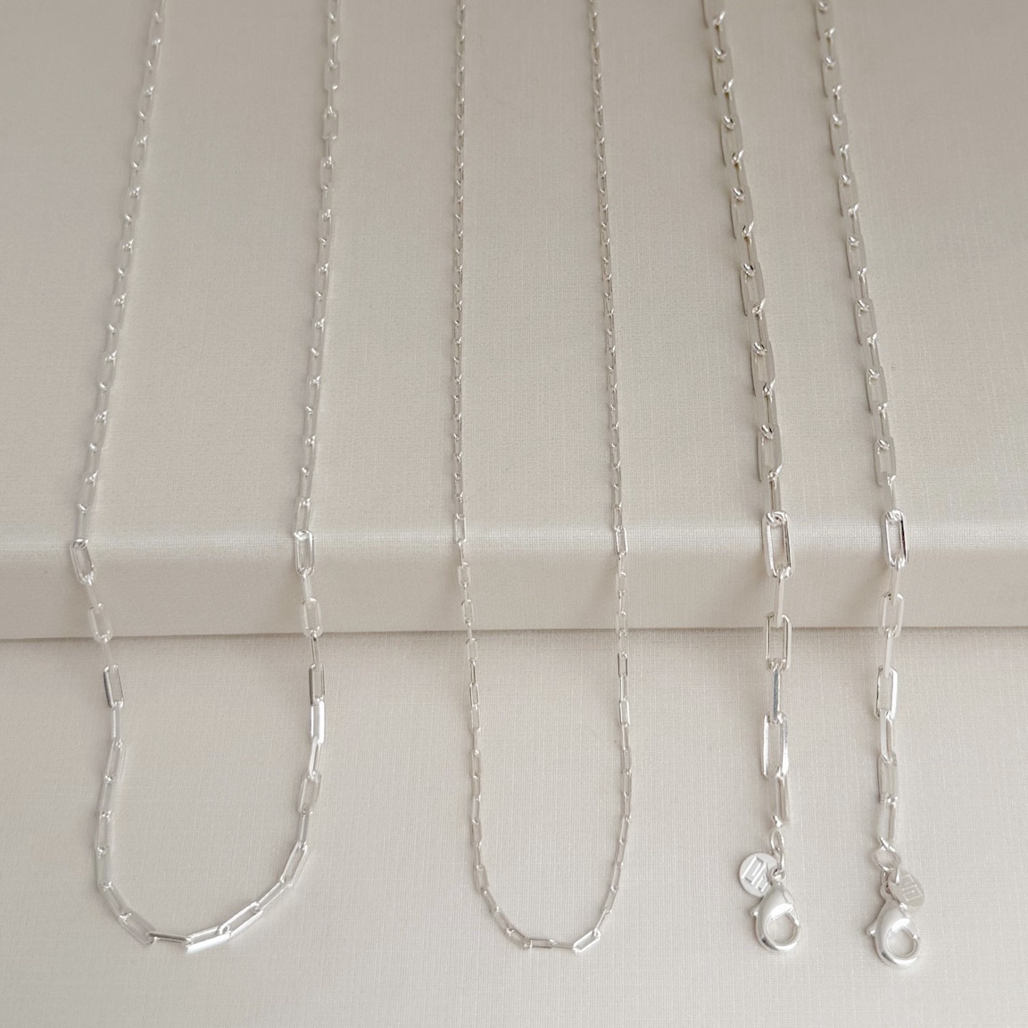 12.1923.0.S - Pulseira de elos inspiração cartier longos lisos em 0,35cm