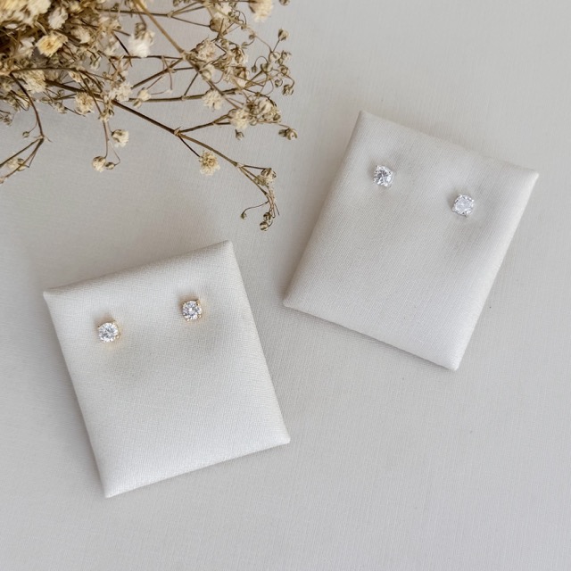 07.1038.1.S - (4mm - V2) Brinco de ponto de luz com quatro garras clássico