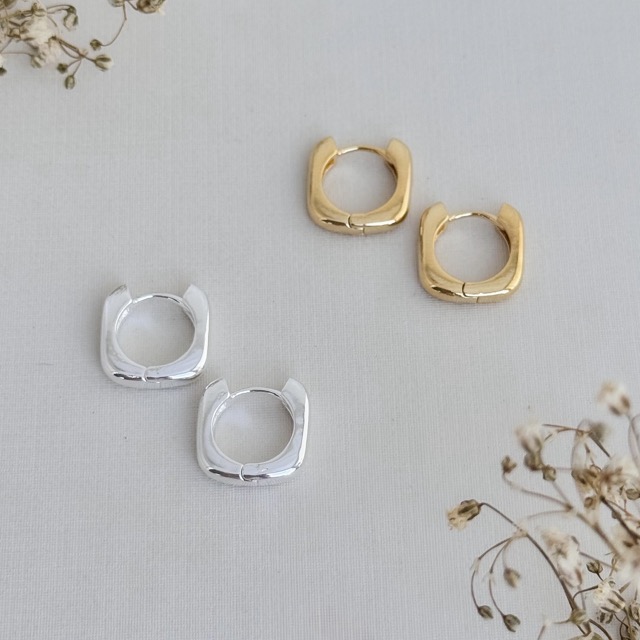 05.3008.0.S - Argola de formato quadrado em tudo arredondando simples