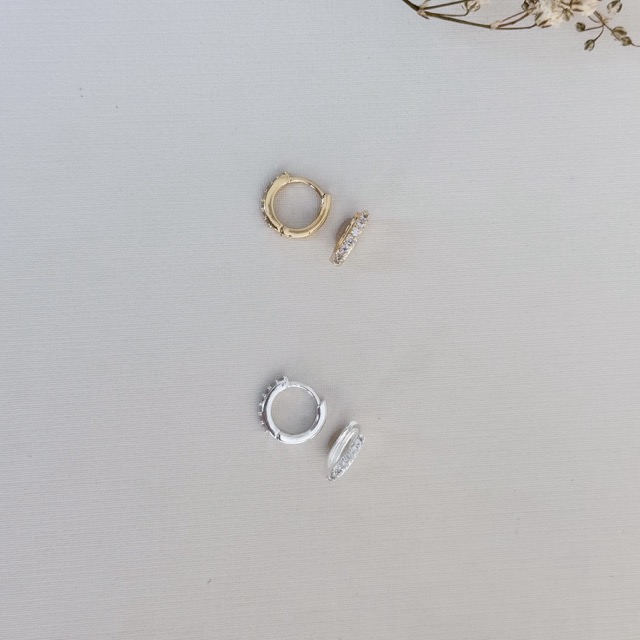 05.3011.1.O -  Argola circular de uma coluna cravejada em garras sem borda