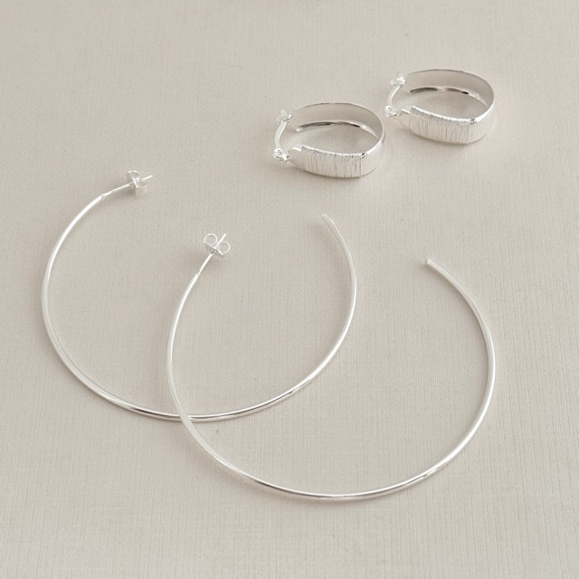 06.1854.0.S - Brinco argola maxxi de tarraxa em tubo liso