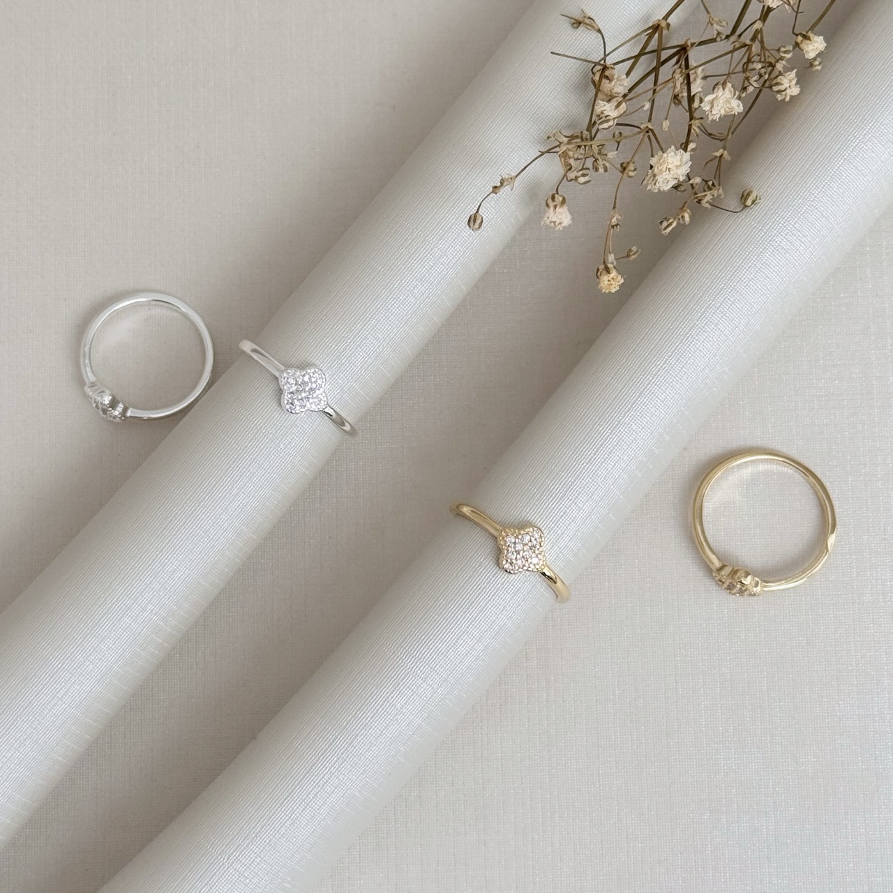 01.0209.1.S - (11) Anel falange de flor alhambra cravejada