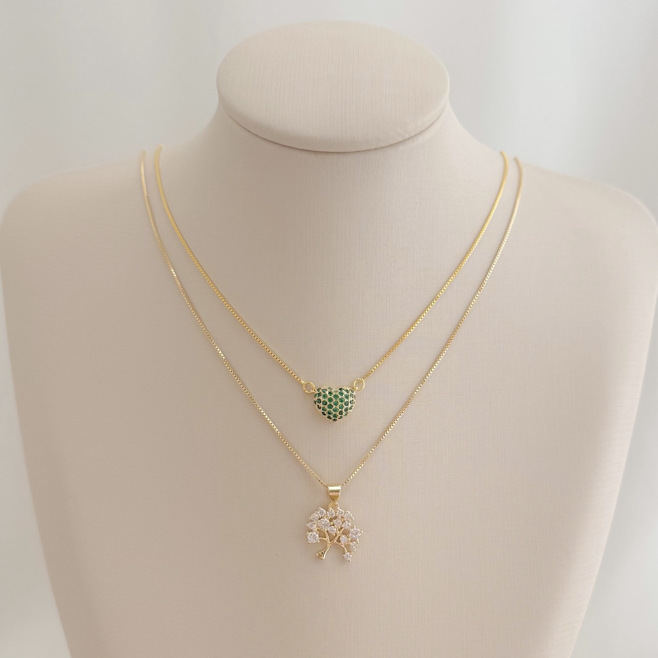 09.2392.5.O - (45) Colar de veneziana com pingente de coração convexo cravejado