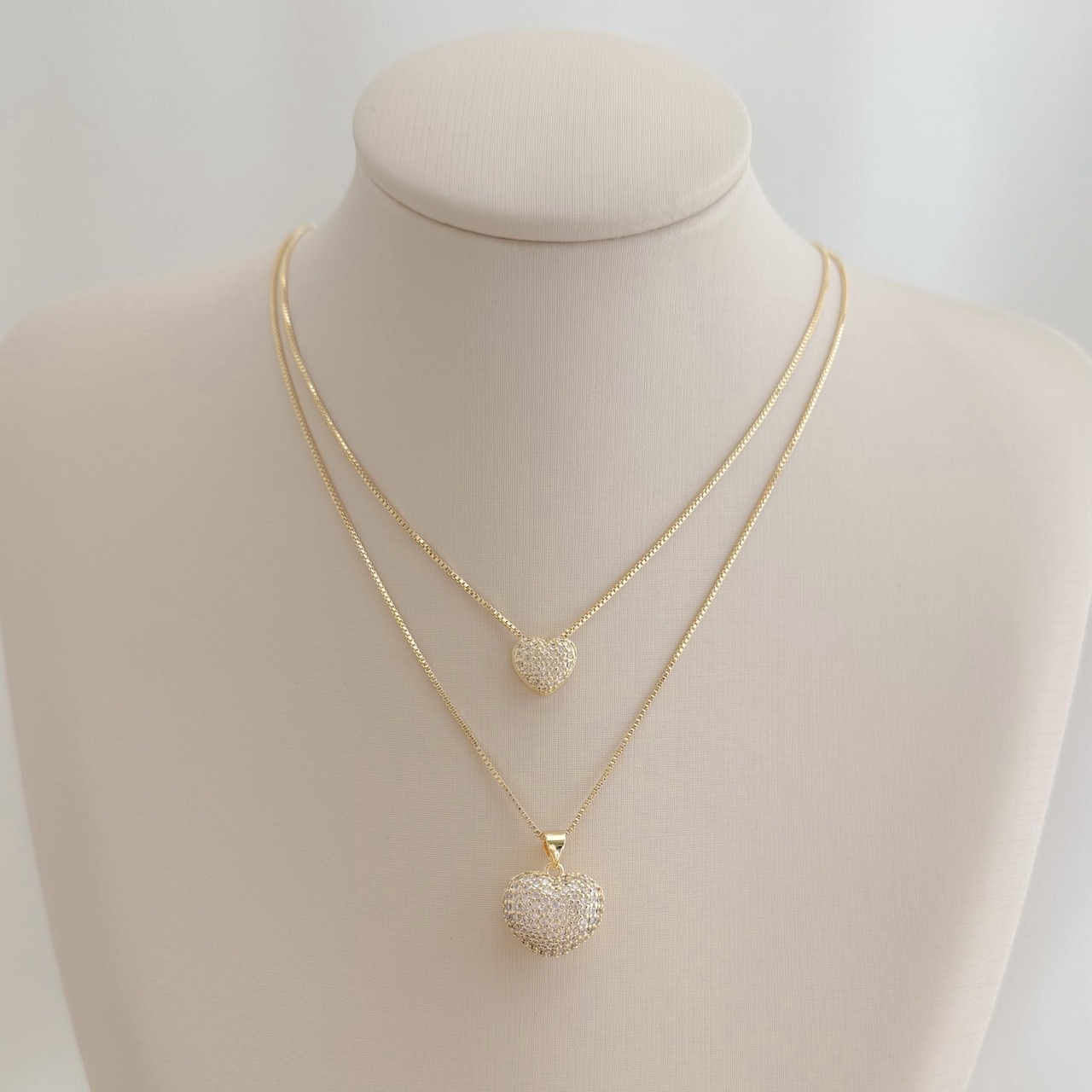 09.2393.1.O - (45) Colar de veneziana com pingente de coração oco com frente cravejado