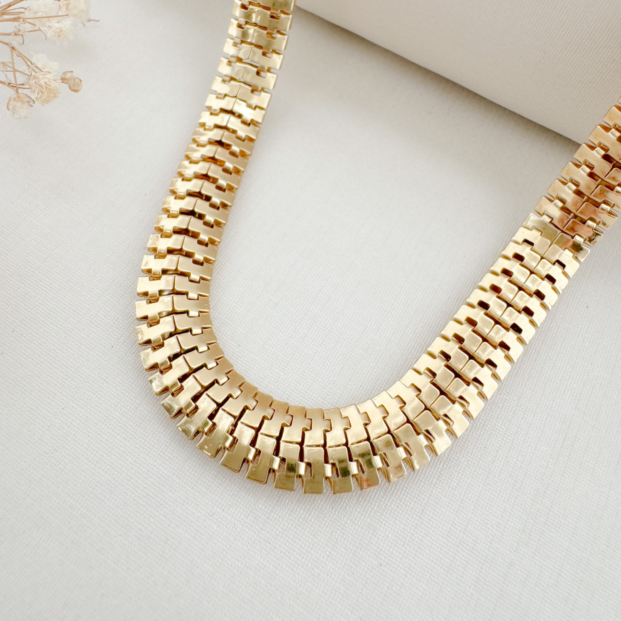 09.2397.0.O - (32) Choker de malha oca em trilho formato Y liso